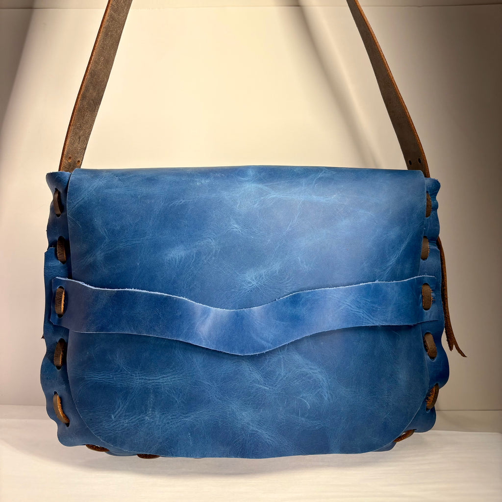 Lace Messenger
