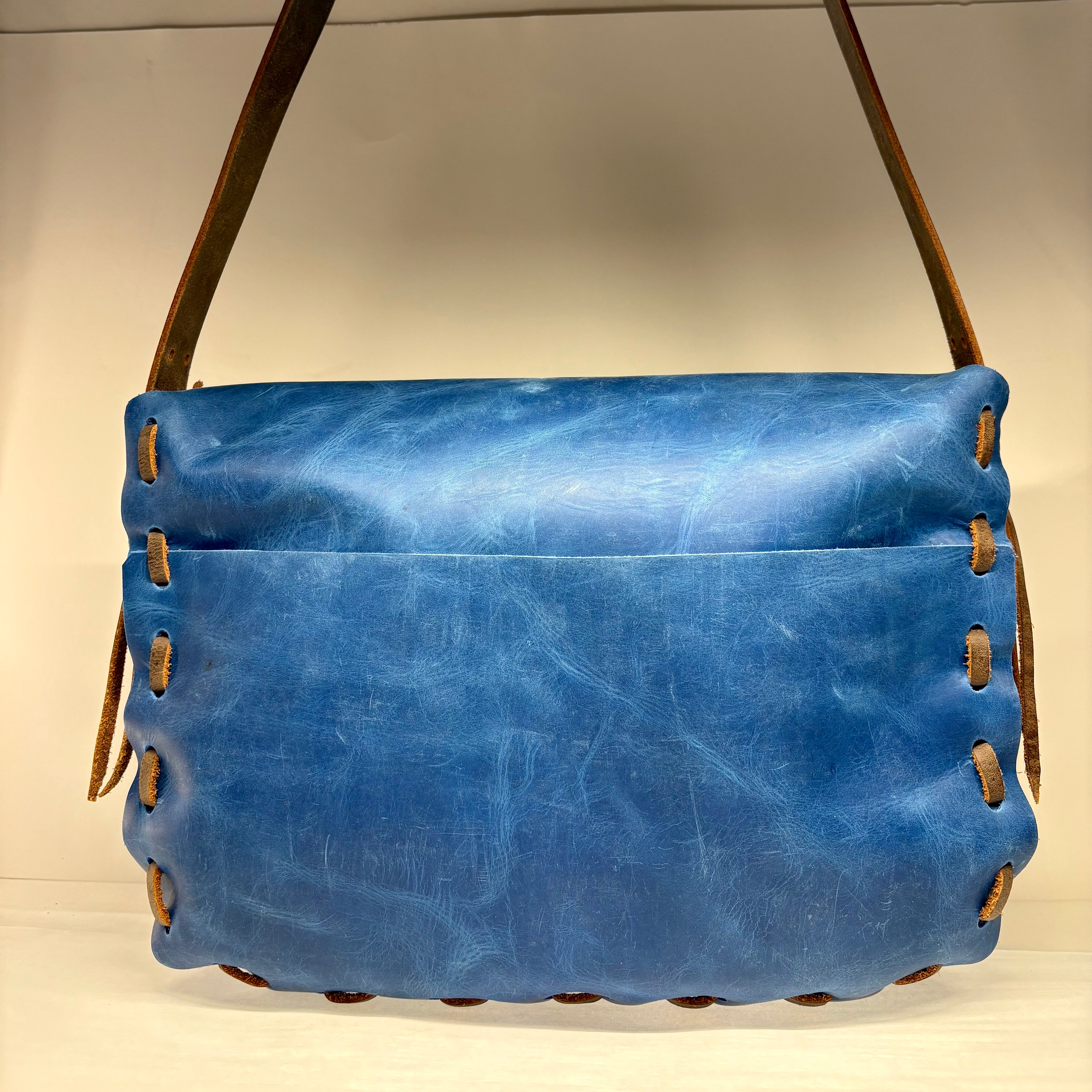 Lace Messenger