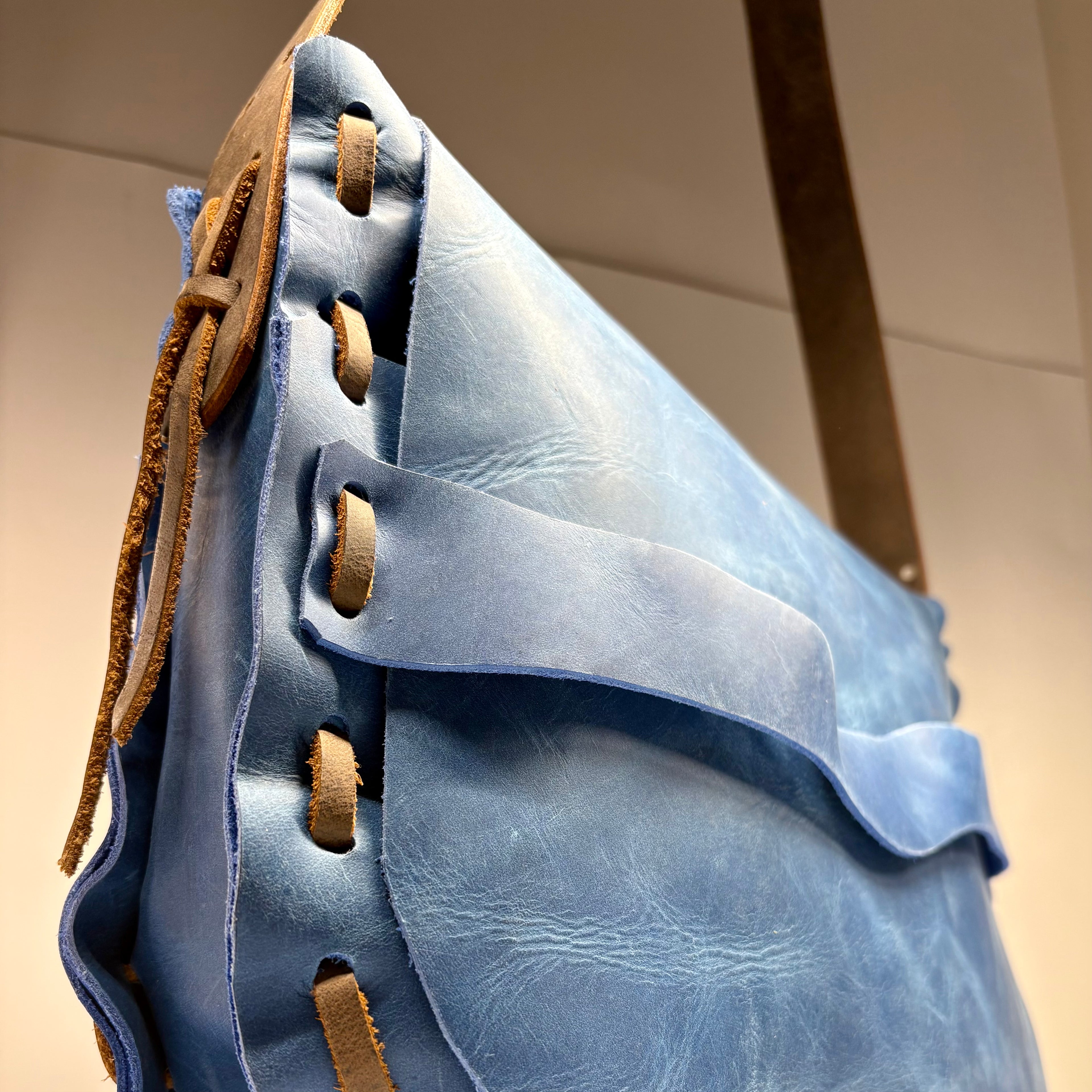 Lace Messenger