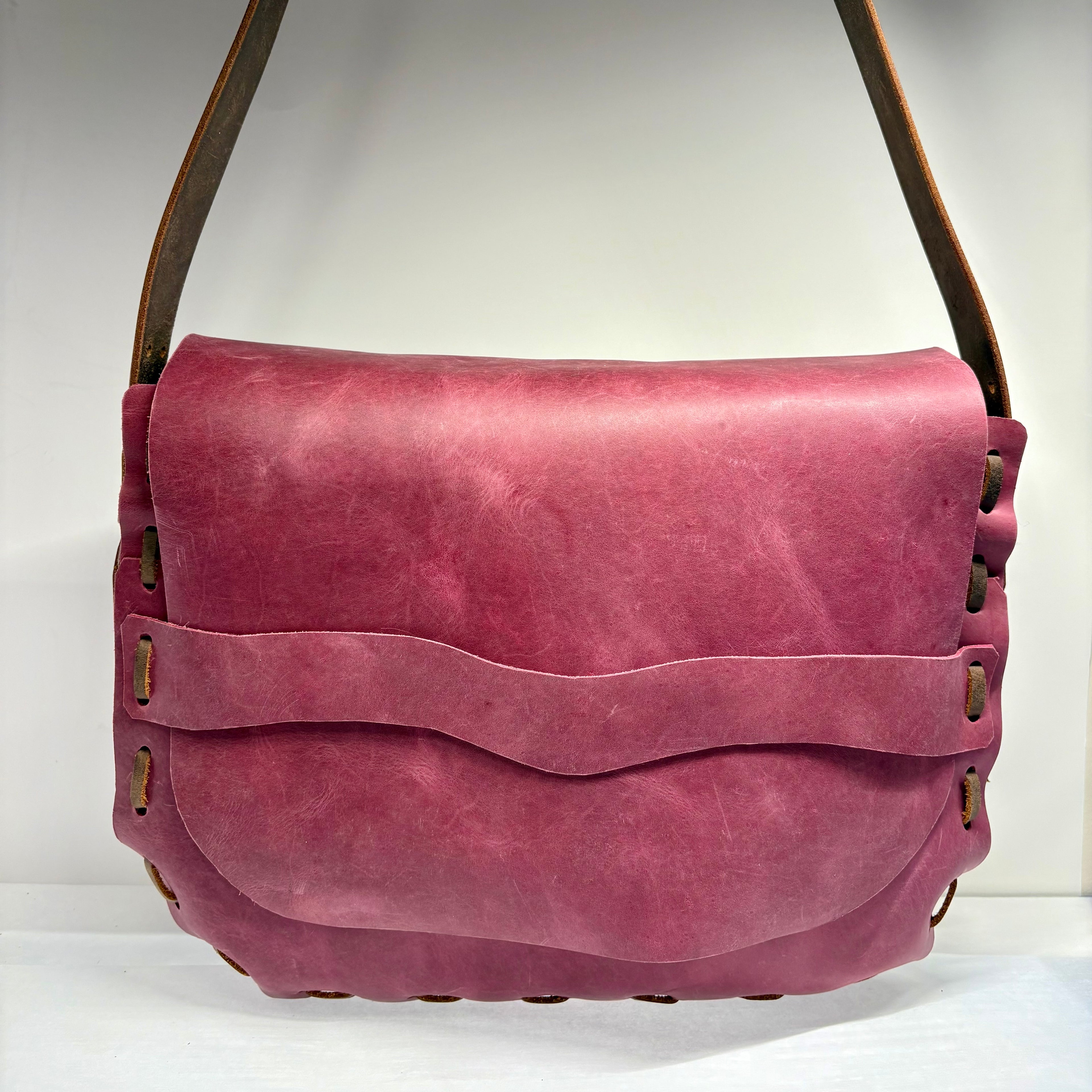 Lace Messenger