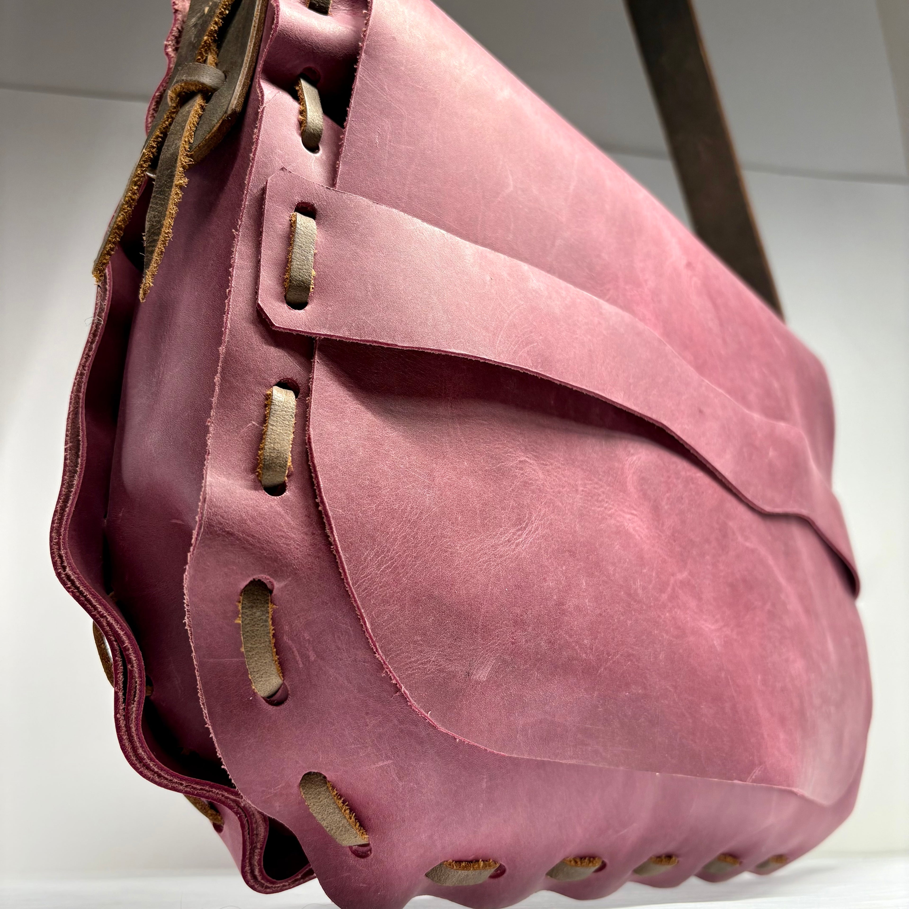 Lace Messenger