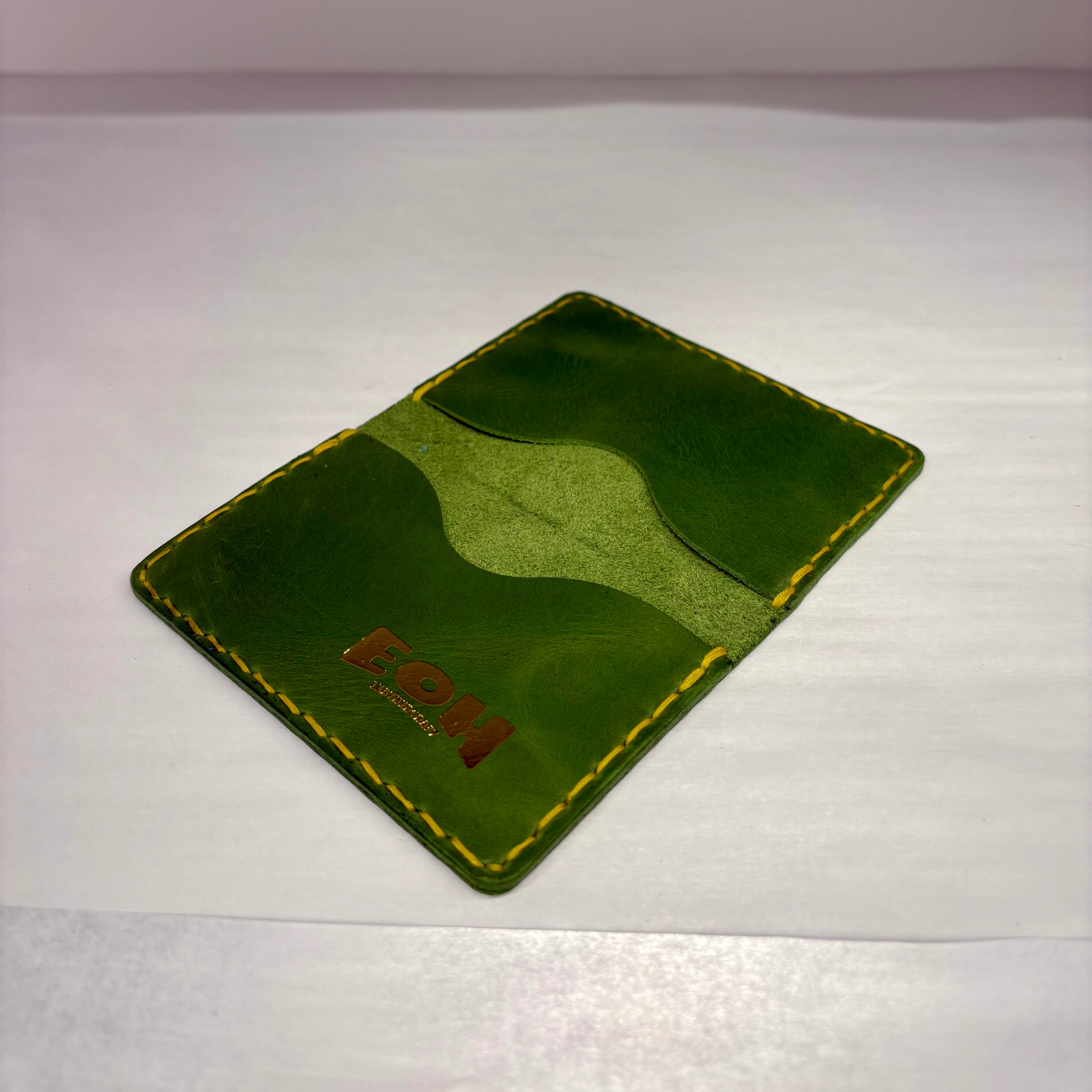 The Classic Standard cardholder